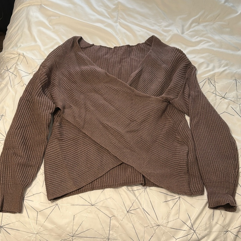 Cute flowy cross cross sweater